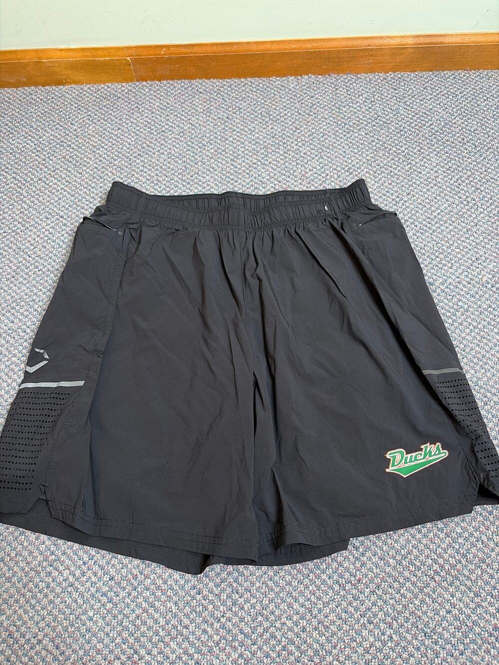 Evoshield Oregon Ducks 7.5 inch short Large